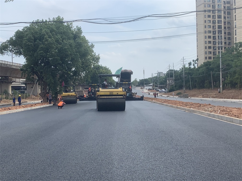 長沙太空金路橋材料有限公司,雙鋼輪壓路機,福格勒瀝青攤鋪機,AC系列,AF系列,SBS系列